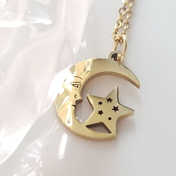 New! FP Star & Moon Necklace - Picture 12 of 15